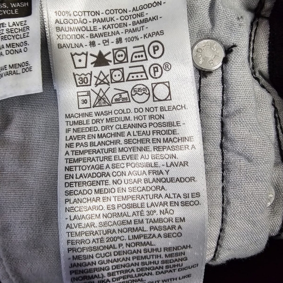 Levi's 501 Short Jean - Picture 5 of 6